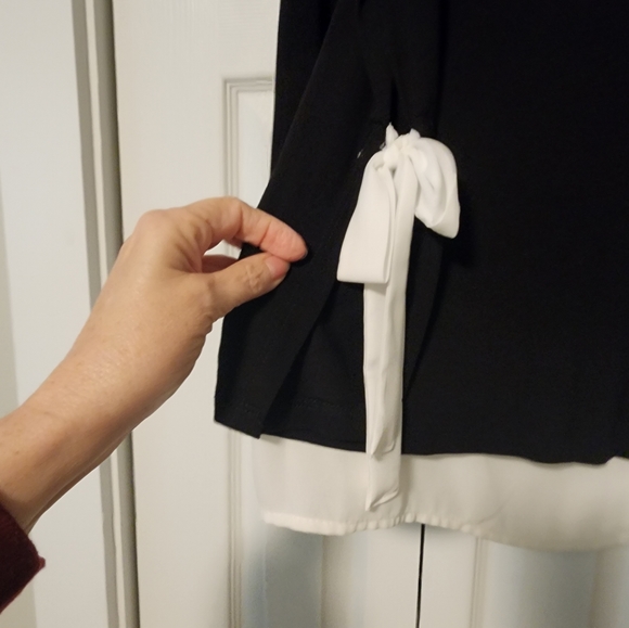 Pebble and Stone black and white layered shirt. Ties on both sides. Size Large. - Picture 2 of 5